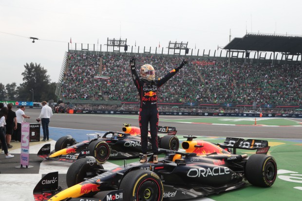 14th victory for Max in 2022 in Mexico City